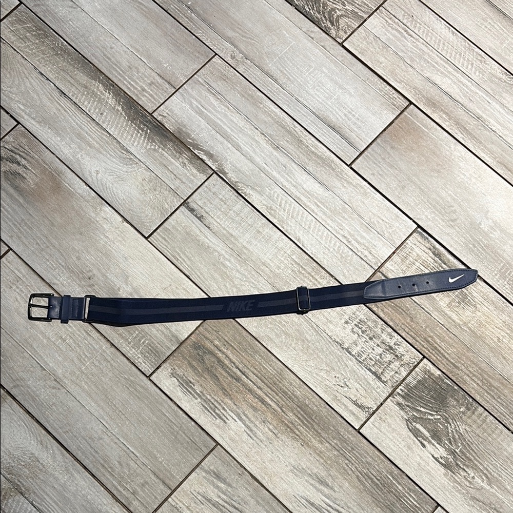 NIKE Navy baseball/softball belt